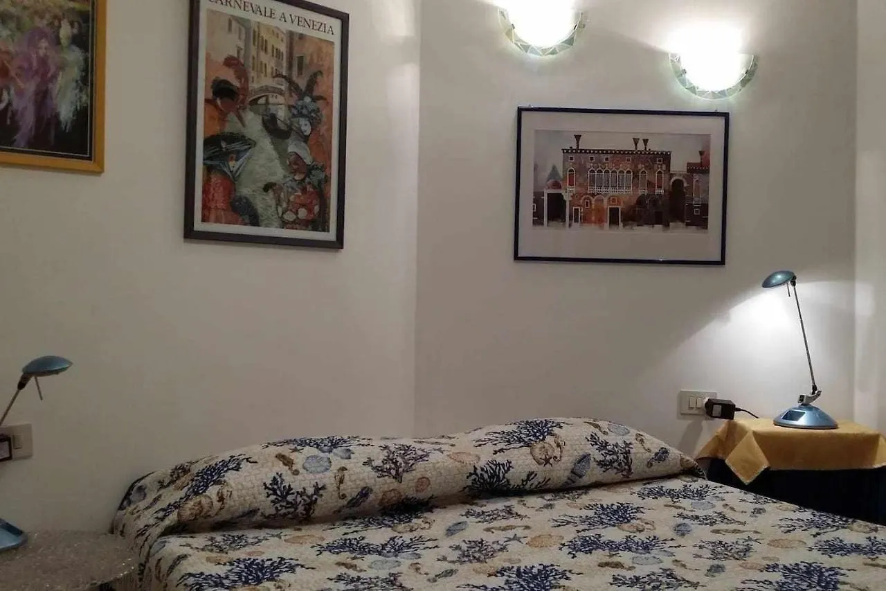 In The Heart Of Venice Free Internet 0*,  İtalya
